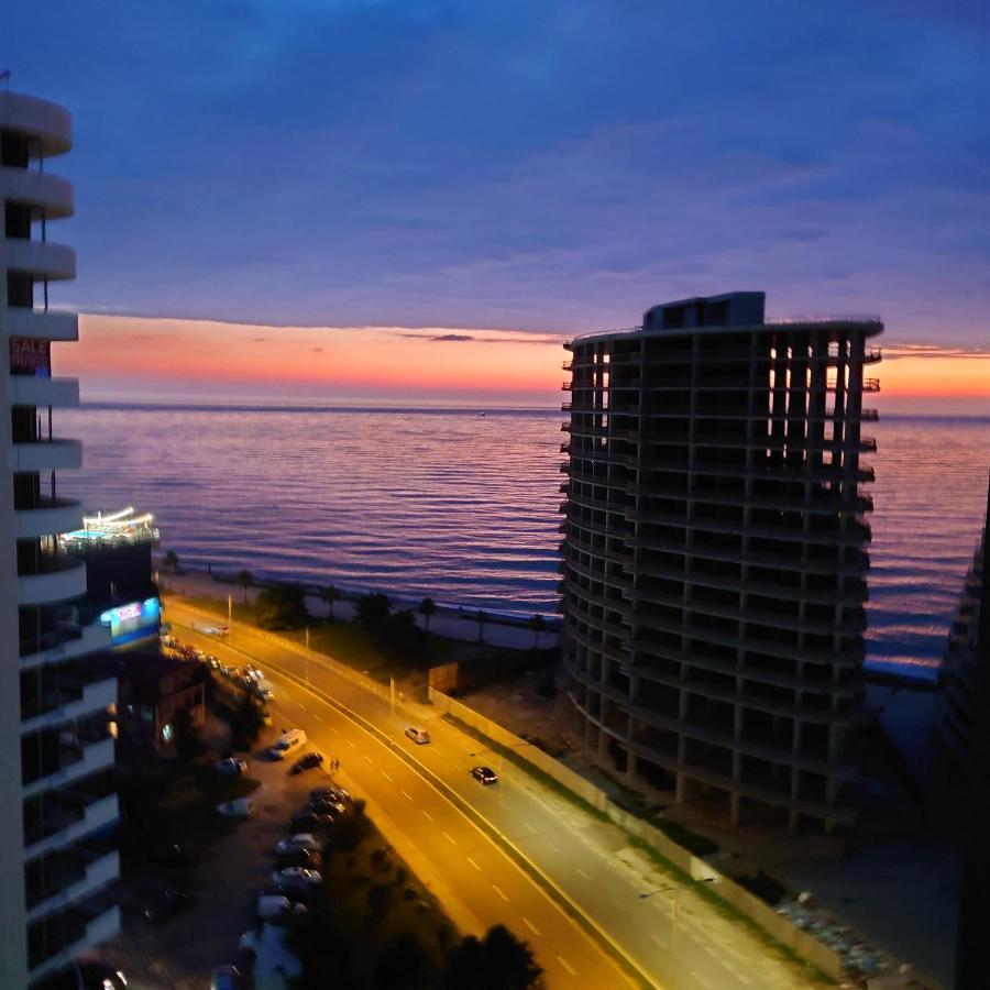 Apartamento Bat Towers Studia Batumi Exterior foto