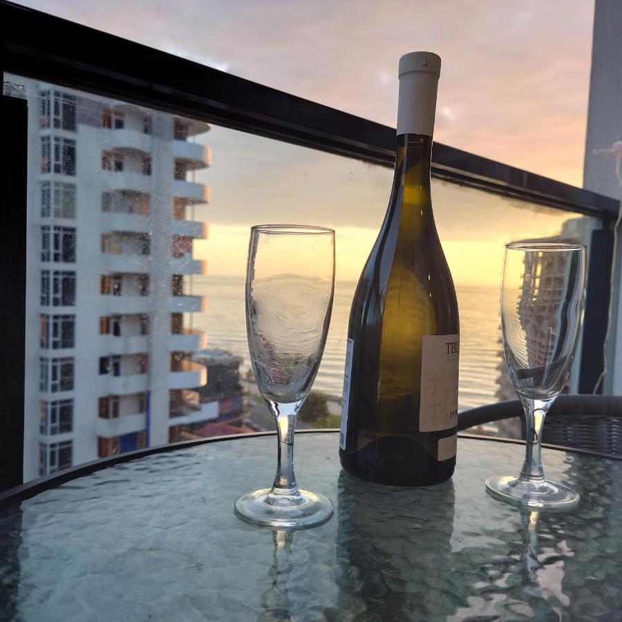 Apartamento Bat Towers Studia Batumi Exterior foto