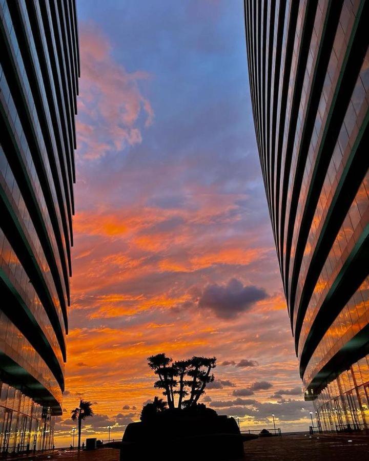 Apartamento Bat Towers Studia Batumi Exterior foto